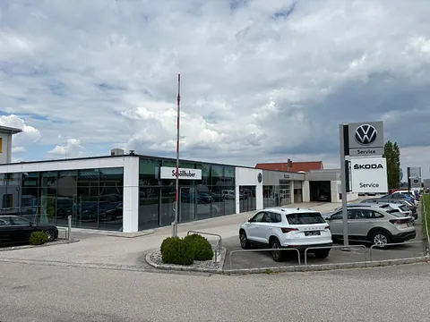 Gebäude der Autohaus Schöllhuber GmbH in Kirchdorf in Oberösterreich